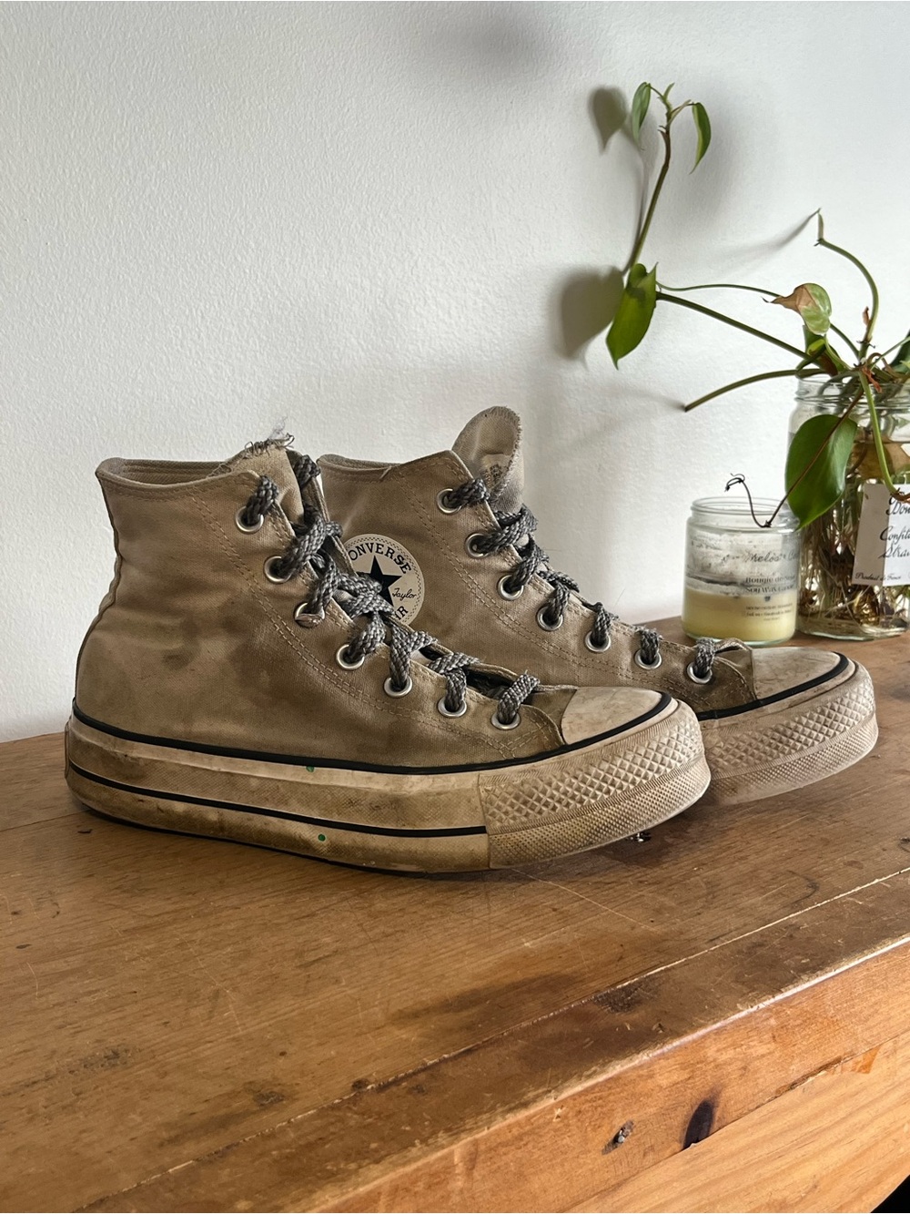 Chuck Taylor High Converse All Star beige cream shoes #vintage #converse